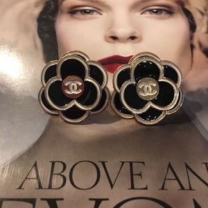 🚫SOLD🚫CHANEL CC Camellia Button Earrings